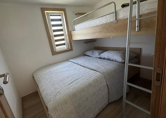 Sunny Bay Escape House