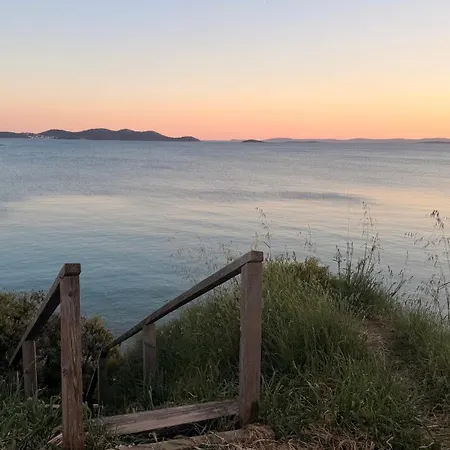 بيت للعطل Sunny Bay Escape House باكوشتاني